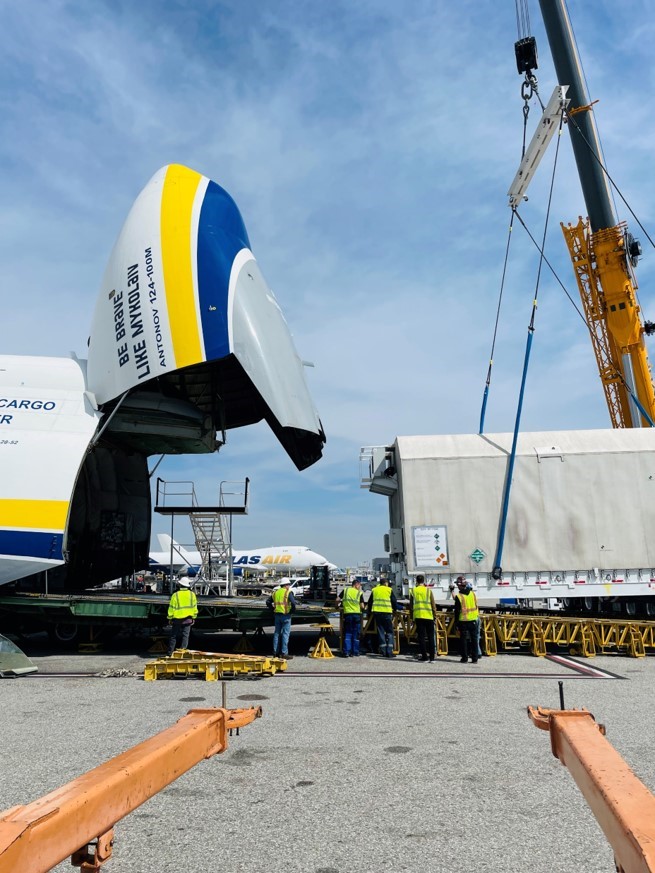  Viasat-3 Américas é preparado para transporte até o local de lançamento, na Flórida