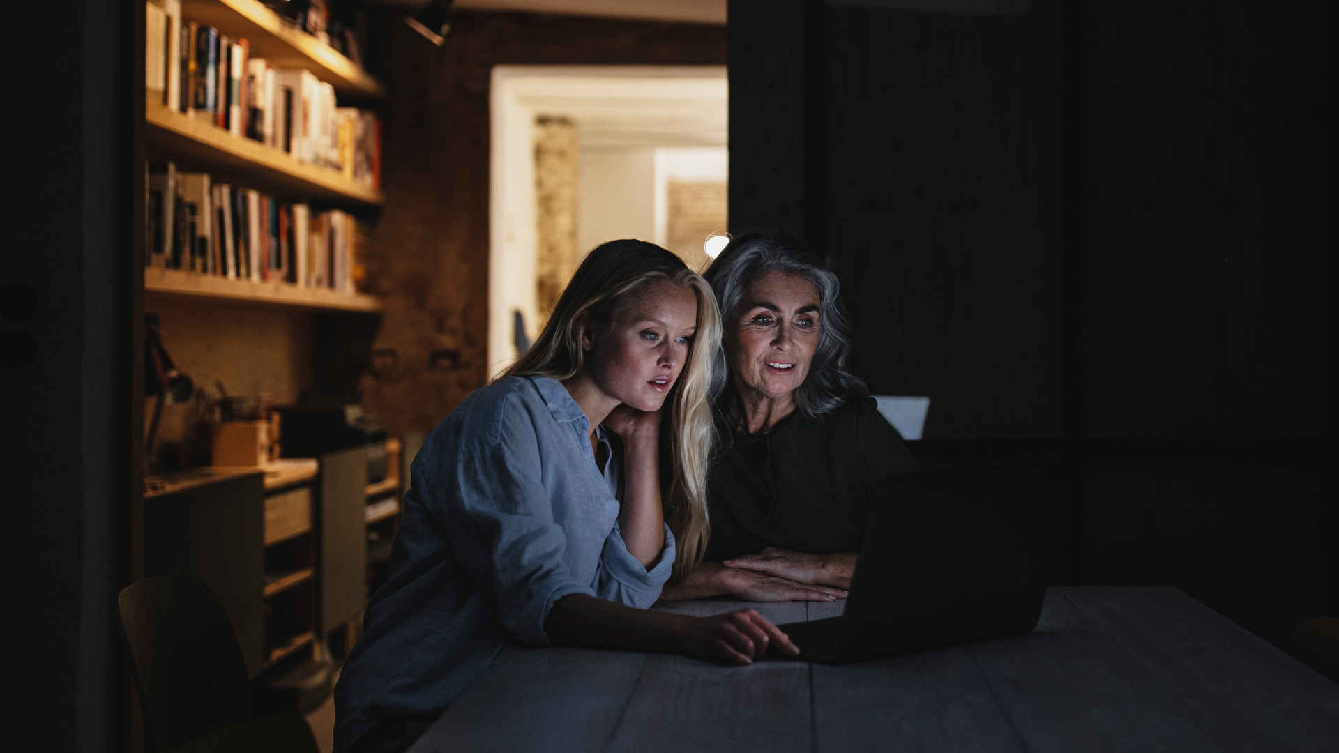 Women stay connected to Viasat Internet when power goes out