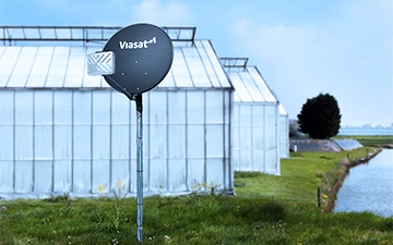 A pole mount example with a Viasat satellite dish installation
